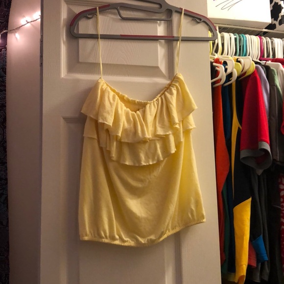 Tops - Strapless yellow shirt